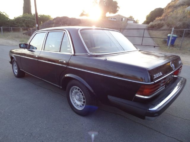 1980 Mercedes-Benz 300 2.0T Local Trade-in