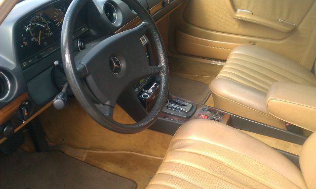 1984 Mercedes-Benz 300 GL I4 Manual