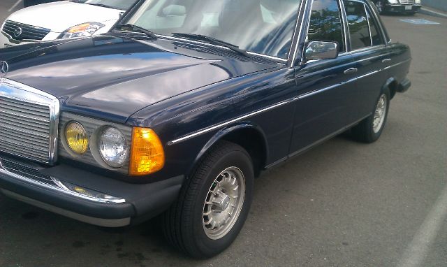 1984 Mercedes-Benz 300 GL I4 Manual