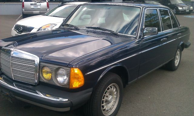 1984 Mercedes-Benz 300 GL I4 Manual