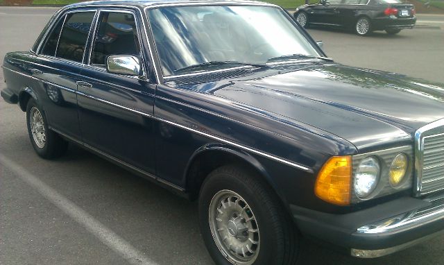 1984 Mercedes-Benz 300 GL I4 Manual