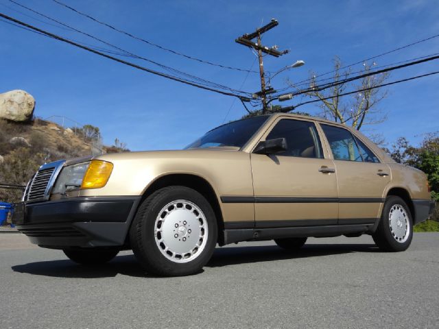 1986 Mercedes-Benz 300 S Cruiser Wagon 4D