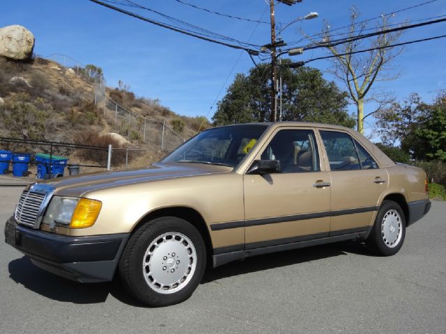 1986 Mercedes-Benz 300 S Cruiser Wagon 4D