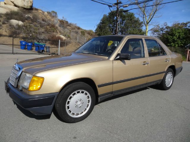 1986 Mercedes-Benz 300 S Cruiser Wagon 4D