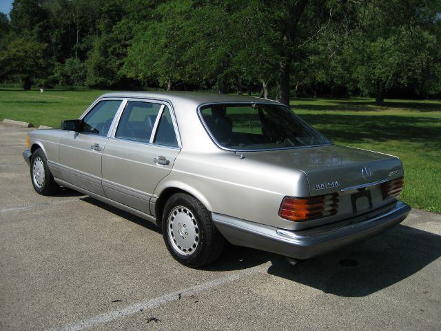 1987 Mercedes-Benz 300 E350 AMG Sport PKG NAV