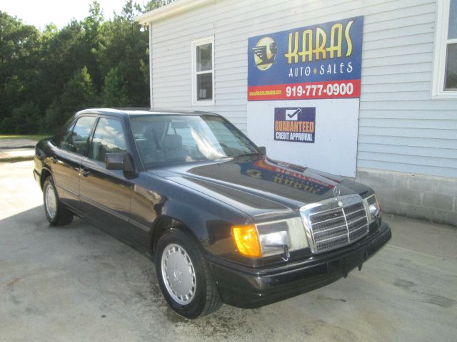 1988 Mercedes-Benz 300 Reg Cab 145 XLT 4WD