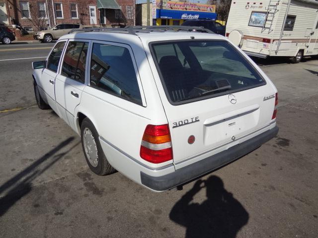 1990 Mercedes-Benz 300 SE I4