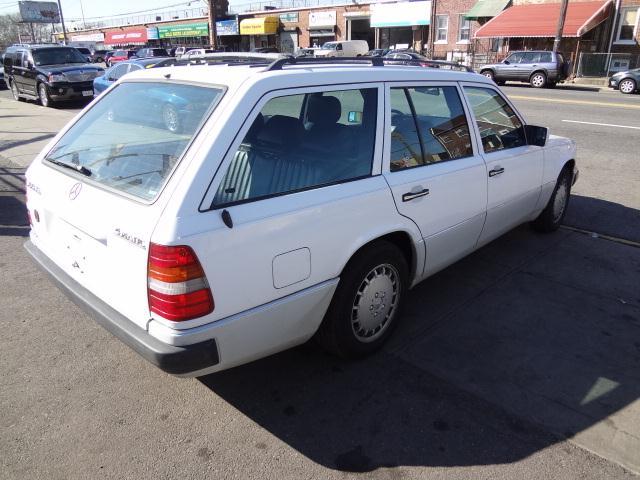 1990 Mercedes-Benz 300 SE I4