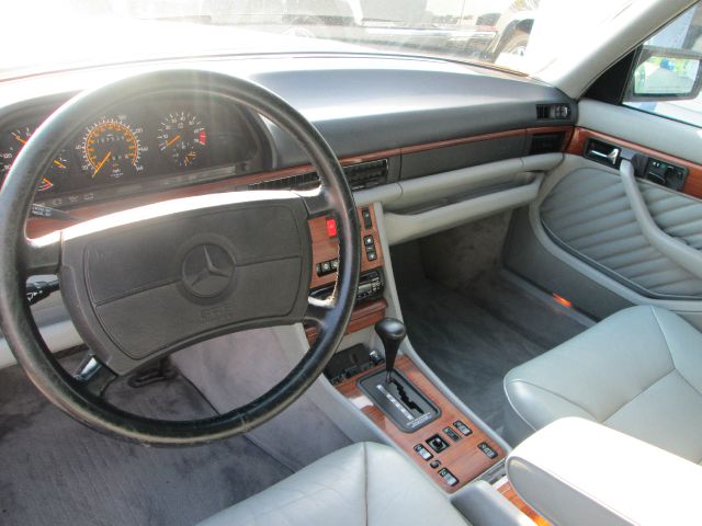 1990 Mercedes-Benz 300 5XT