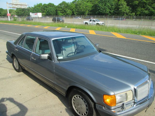 1990 Mercedes-Benz 300 5XT