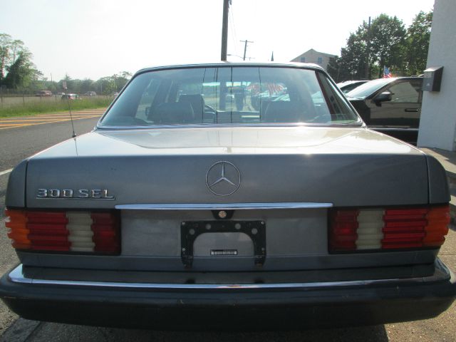 1990 Mercedes-Benz 300 5XT