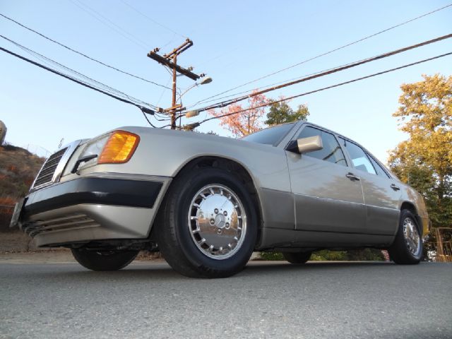 1992 Mercedes-Benz 300 S Cruiser Wagon 4D