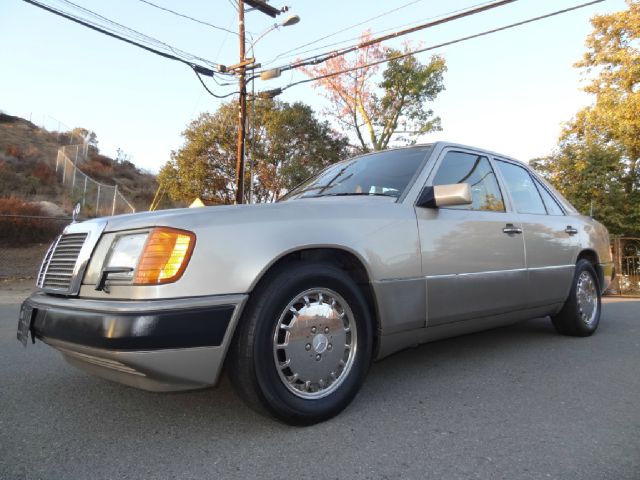 1992 Mercedes-Benz 300 S Cruiser Wagon 4D