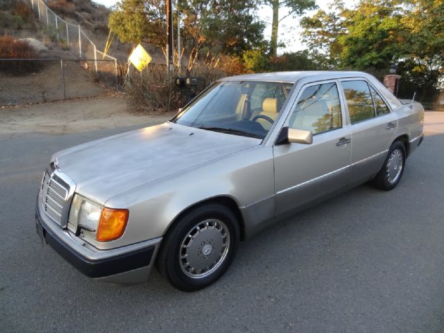 1992 Mercedes-Benz 300 S Cruiser Wagon 4D