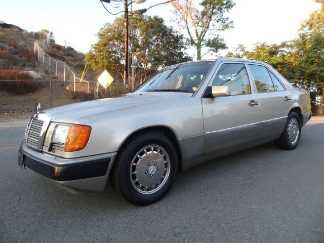 1992 Mercedes-Benz 300 S Cruiser Wagon 4D