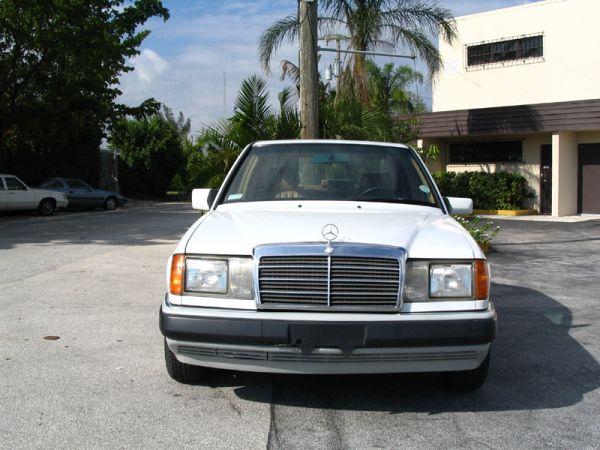 1993 Mercedes-Benz 300 337