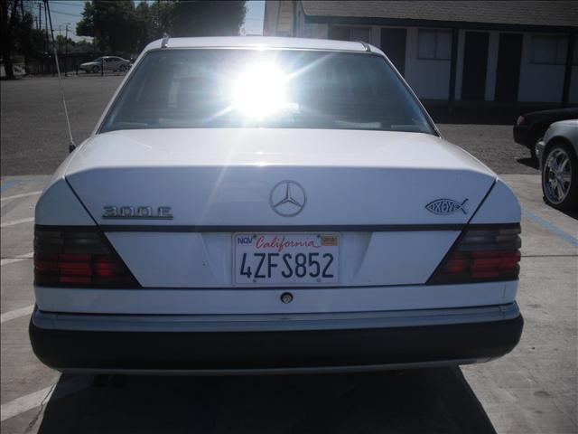 1993 Mercedes-Benz 300 XLS