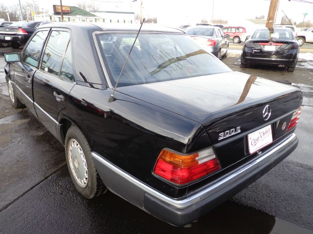 1993 Mercedes-Benz 300 XLT 4D Utility