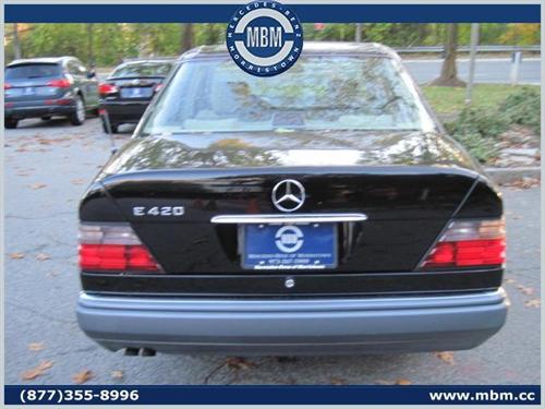 1995 Mercedes-Benz 400 4dr Cpe Auto