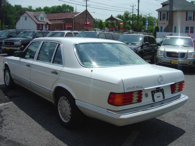 1990 Mercedes-Benz 420 300 Wagon 4D