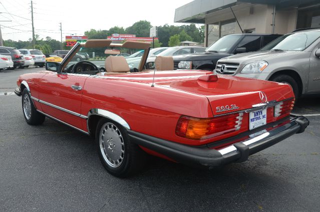 1986 Mercedes-Benz 560 Eddie Bauer 4X4 (marshalltown)