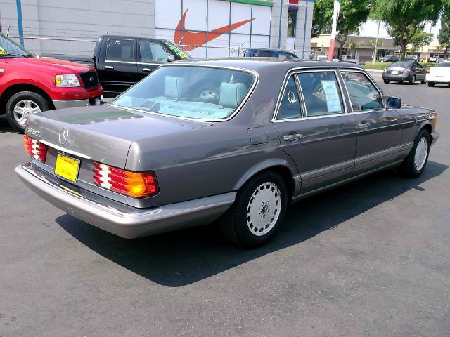 1986 Mercedes-Benz 560 5XT