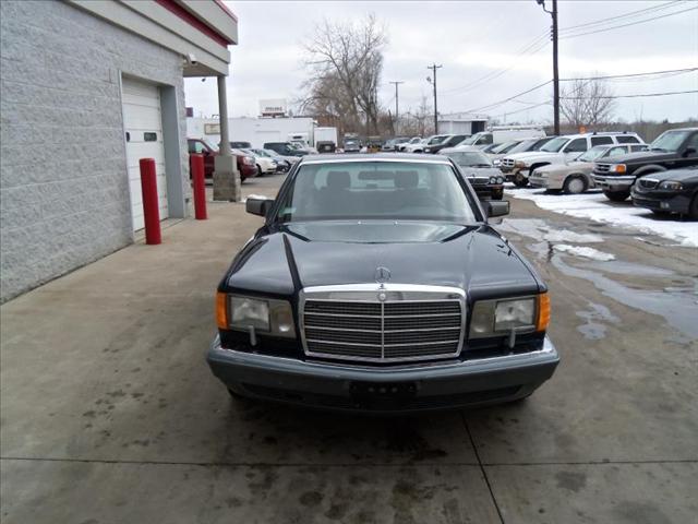 1987 Mercedes-Benz 560 2WD Reg Cab 120.5 Inch ST Truck