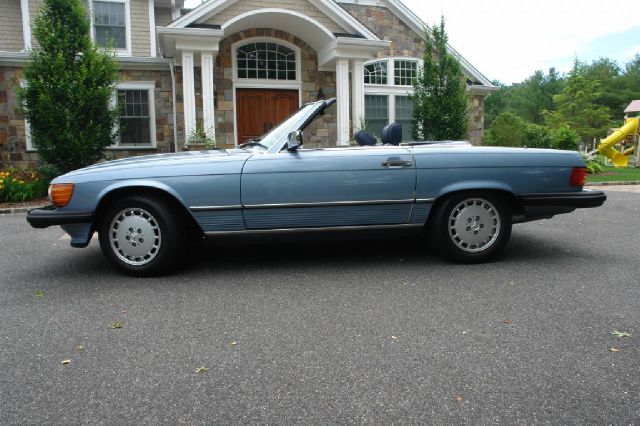 1988 Mercedes-Benz 560 Sport 2D Utility