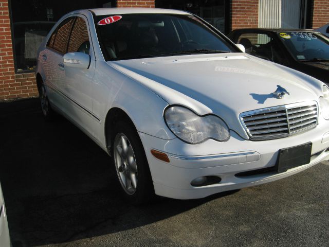 2001 Mercedes-Benz C-Class 3.2 TL - Extra Sharp