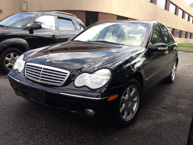 2001 Mercedes-Benz C-Class 3.2 TL - Extra Sharp