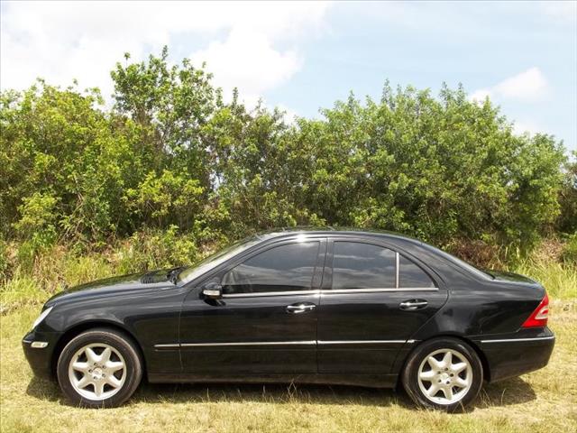 2001 Mercedes-Benz C-Class Crew Cab Amarillo 4X4