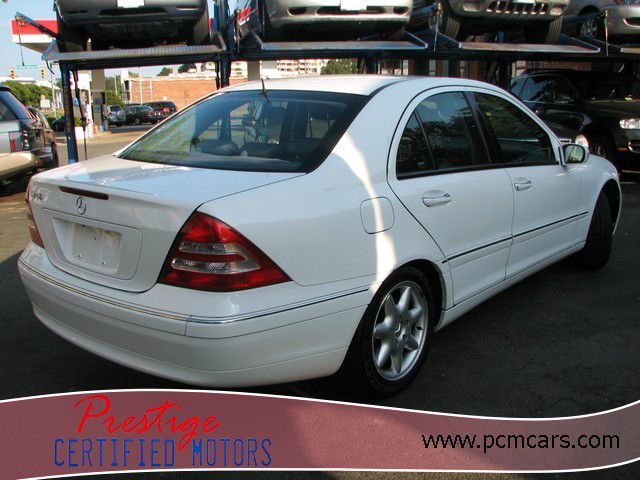 2001 Mercedes-Benz C-Class 3.2 TL - Extra Sharp