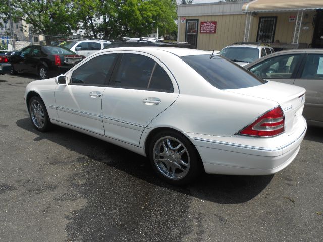 2002 Mercedes-Benz C-Class E-350 Super Duty 158 WB DRW