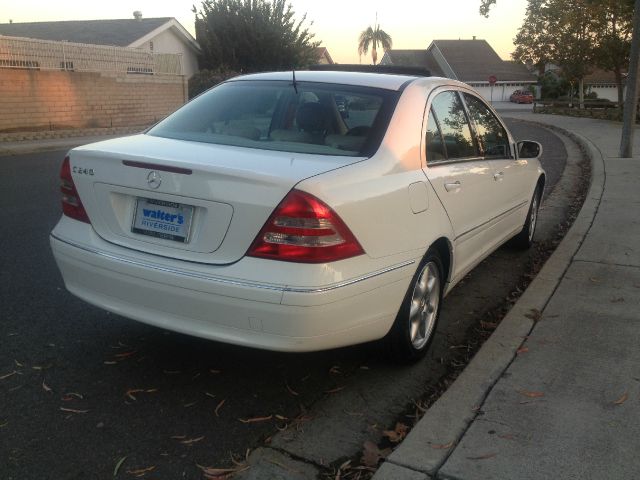 2002 Mercedes-Benz C-Class E-350 Super Duty 158 WB DRW