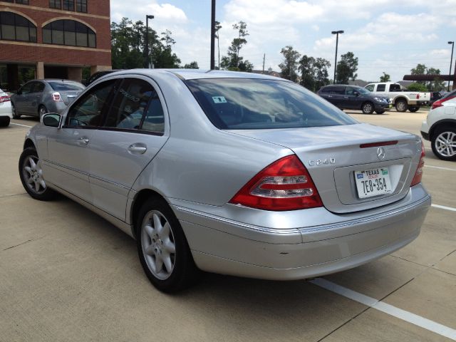 2003 Mercedes-Benz C-Class E-350 Super Duty 158 WB DRW