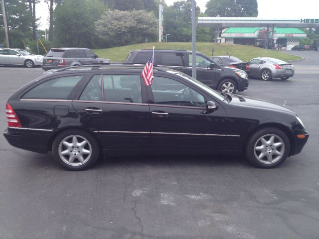 2003 Mercedes-Benz C-Class 3.2 TL - Extra Sharp