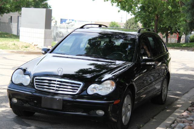 2003 Mercedes-Benz C-Class 3.2 TL - Extra Sharp