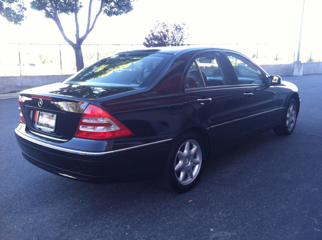 2003 Mercedes-Benz C-Class E-350 Super Duty 158 WB DRW