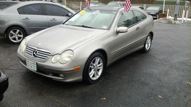 2003 Mercedes-Benz C-Class 2WD Ext Cab 125.9 SL