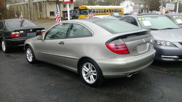 2003 Mercedes-Benz C-Class 2WD Ext Cab 125.9 SL