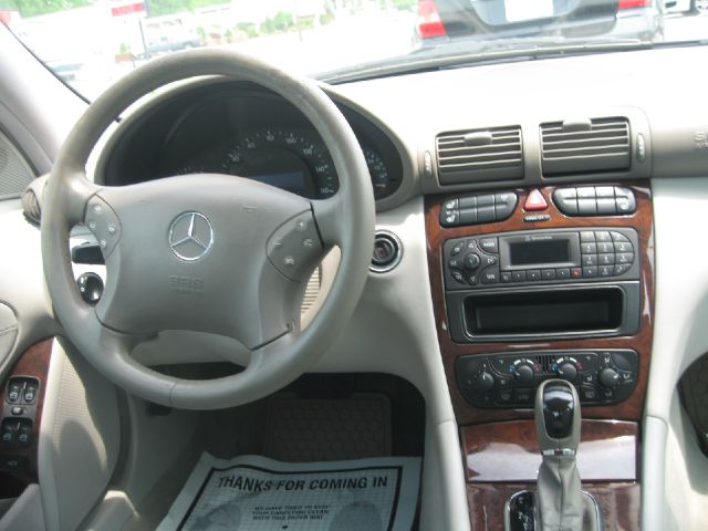 2003 Mercedes-Benz C-Class E-350 Super Duty 158 WB DRW