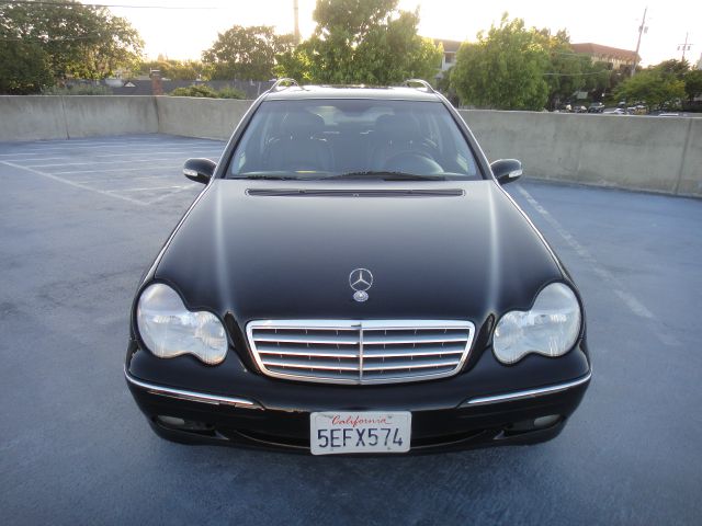 2003 Mercedes-Benz C-Class 3.2 TL - Extra Sharp