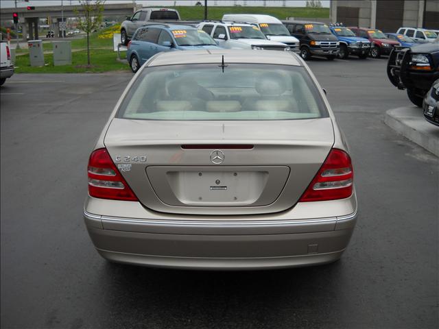 2003 Mercedes-Benz C-Class 3.2 TL - Extra Sharp