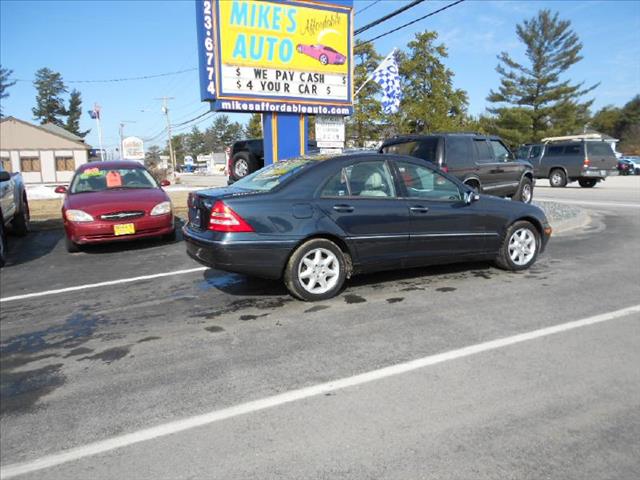 2004 Mercedes-Benz C-Class 4dr Sedan SE