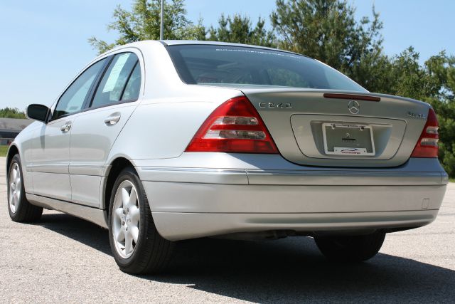 2004 Mercedes-Benz C-Class E-350 Super Duty 158 WB DRW