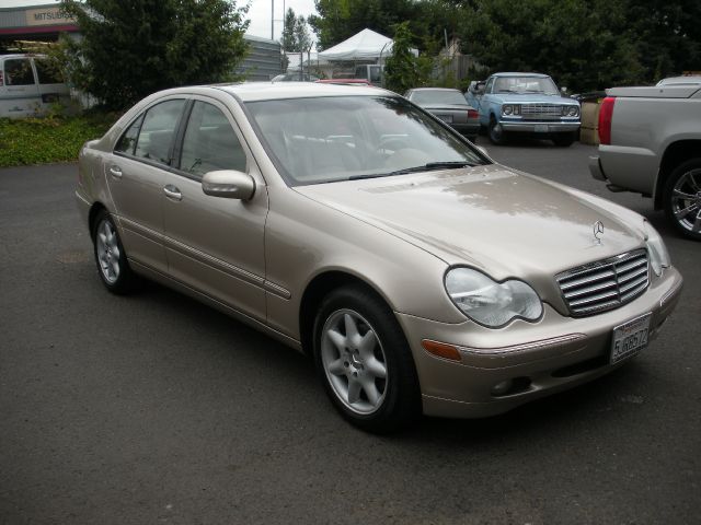 2004 Mercedes-Benz C-Class E-350 Super Duty 158 WB DRW