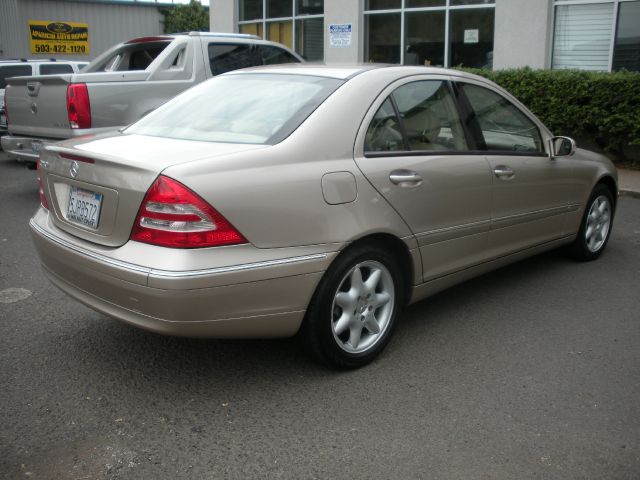 2004 Mercedes-Benz C-Class E-350 Super Duty 158 WB DRW