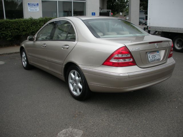 2004 Mercedes-Benz C-Class E-350 Super Duty 158 WB DRW