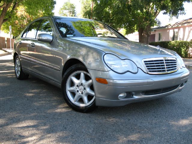 2004 Mercedes-Benz C-Class E-350 Super Duty 158 WB DRW