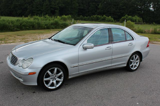 2004 Mercedes-Benz C-Class SE 4 Dr